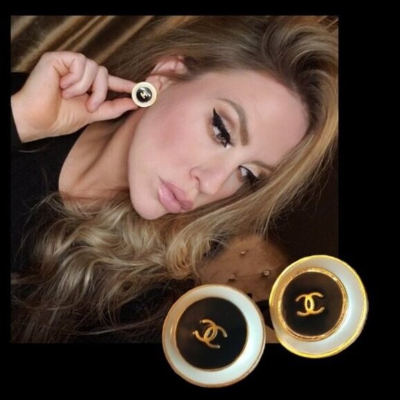 Chanel Vintage Interlocking Clip-On Earrings ๐ค๐คโจ - Picture 1 of 13